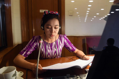 兩會民族語文翻譯組 多元文化的橋梁與守護者